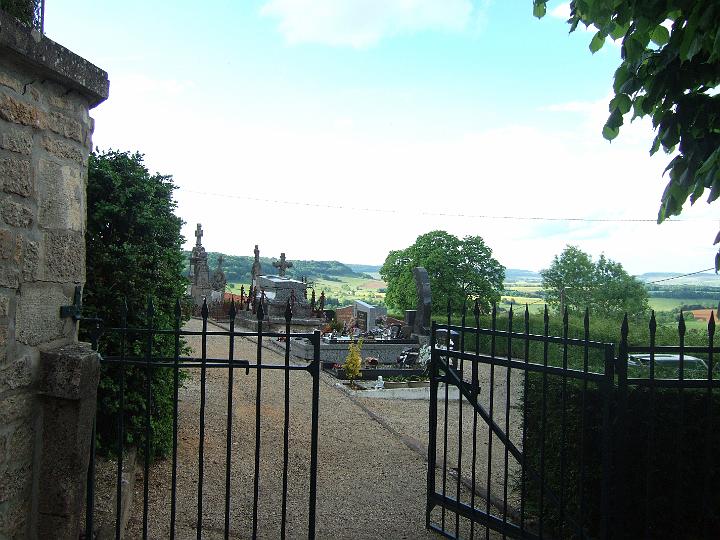 2008-05- (462).JPG - Friedhof mit Kirche